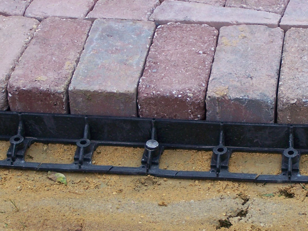 Snap Edge Paver Restraint